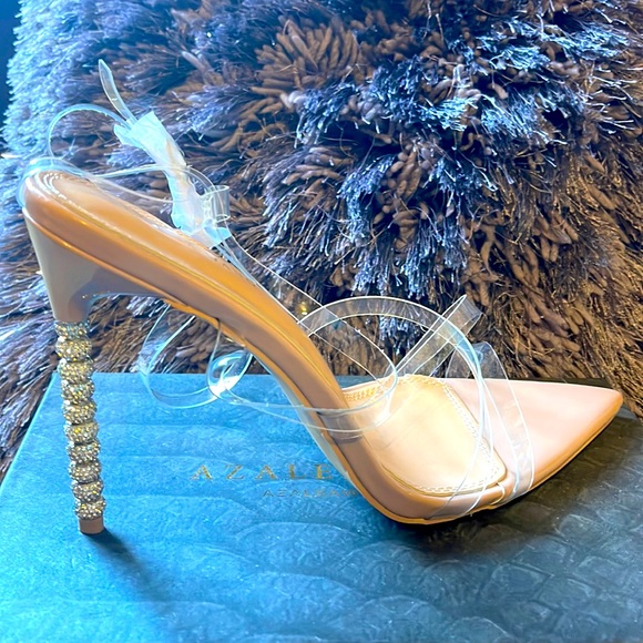 Nude Heels - Picture 1 of 9